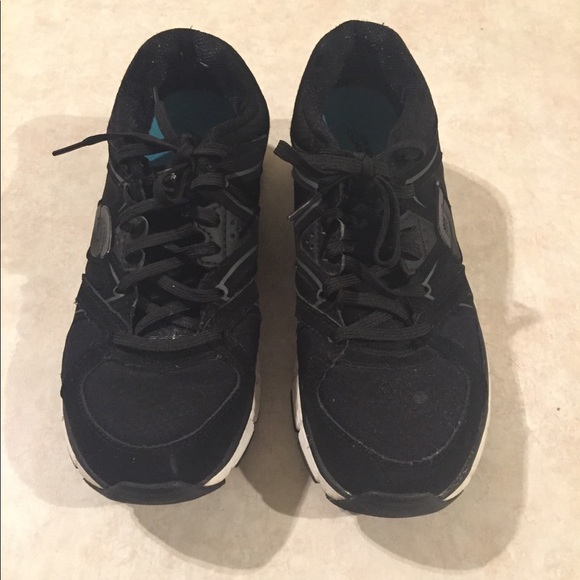 Skechers Shoes - ☀️Women’s sketchers running shoes